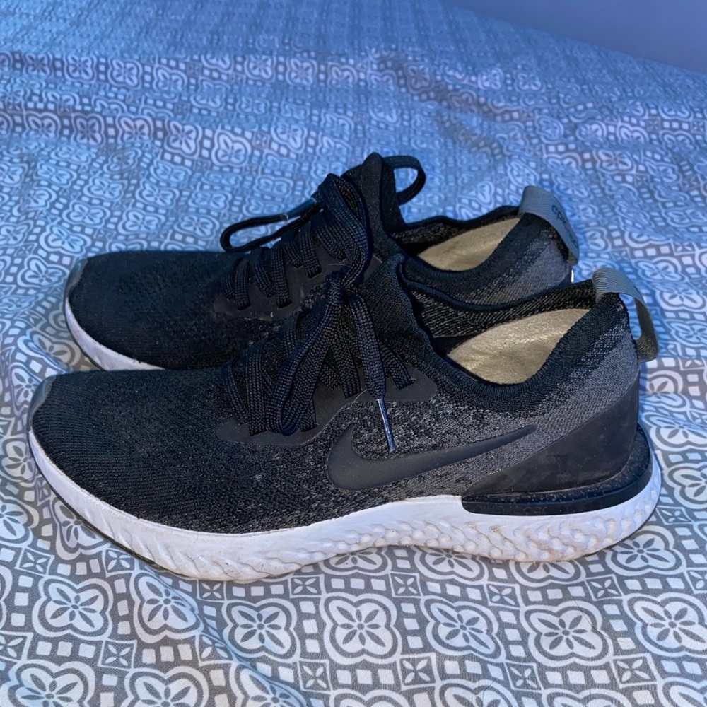Nike Flyknit Epic React Sneakers
